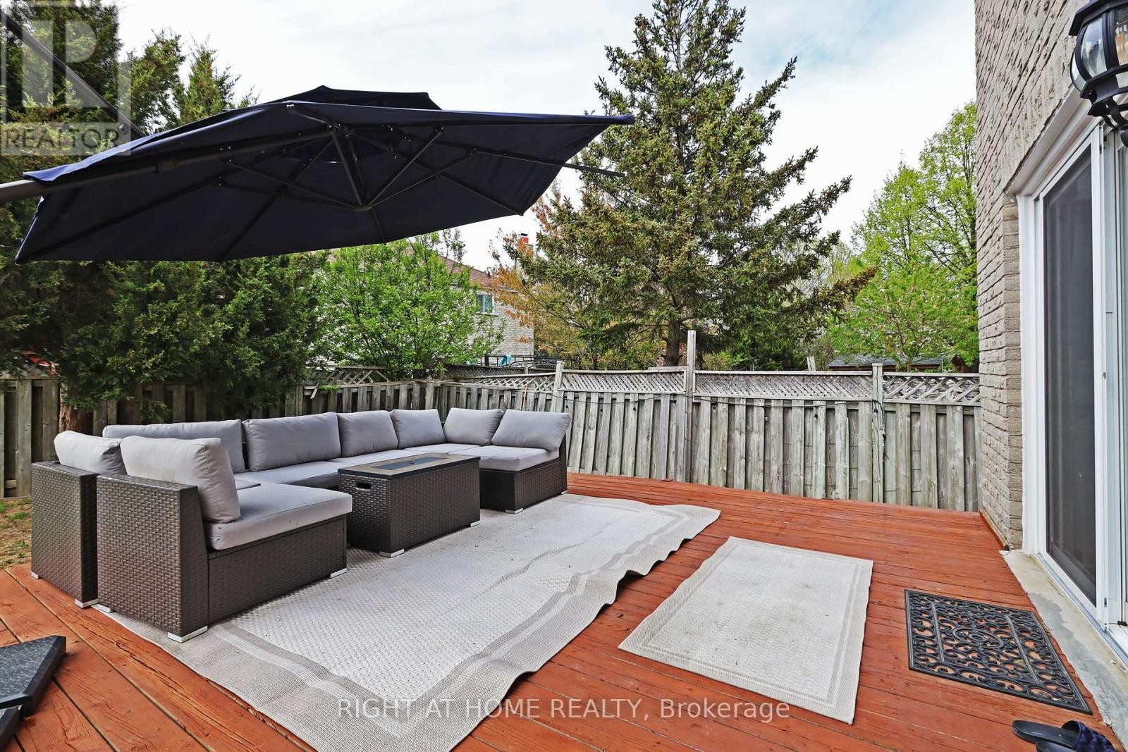 












4 DEENA PLACE

,
Markham (Middlefield),




Ontario
L3S3C6

