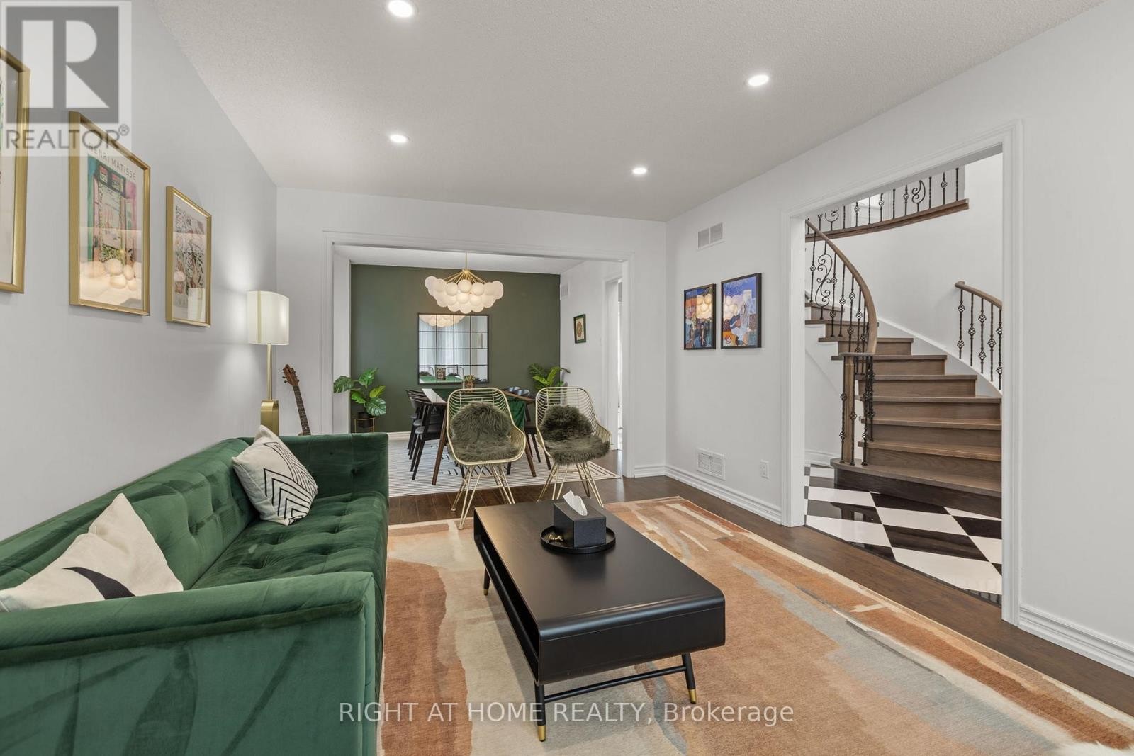 












4 DEENA PLACE

,
Markham (Middlefield),




Ontario
L3S3C6

