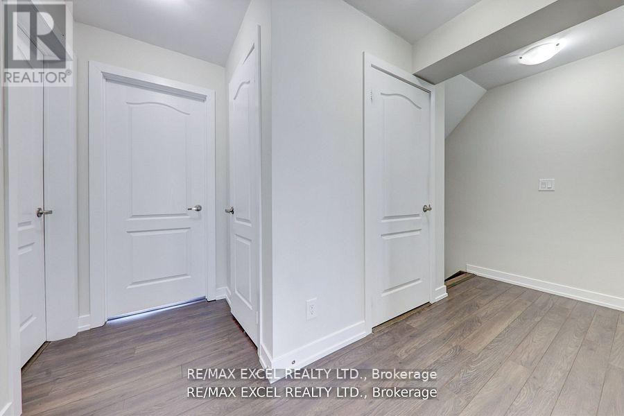 












1011 - 55 LINDCREST MANOR

,
Markham (Cornell),




Ontario
L6B1N3

