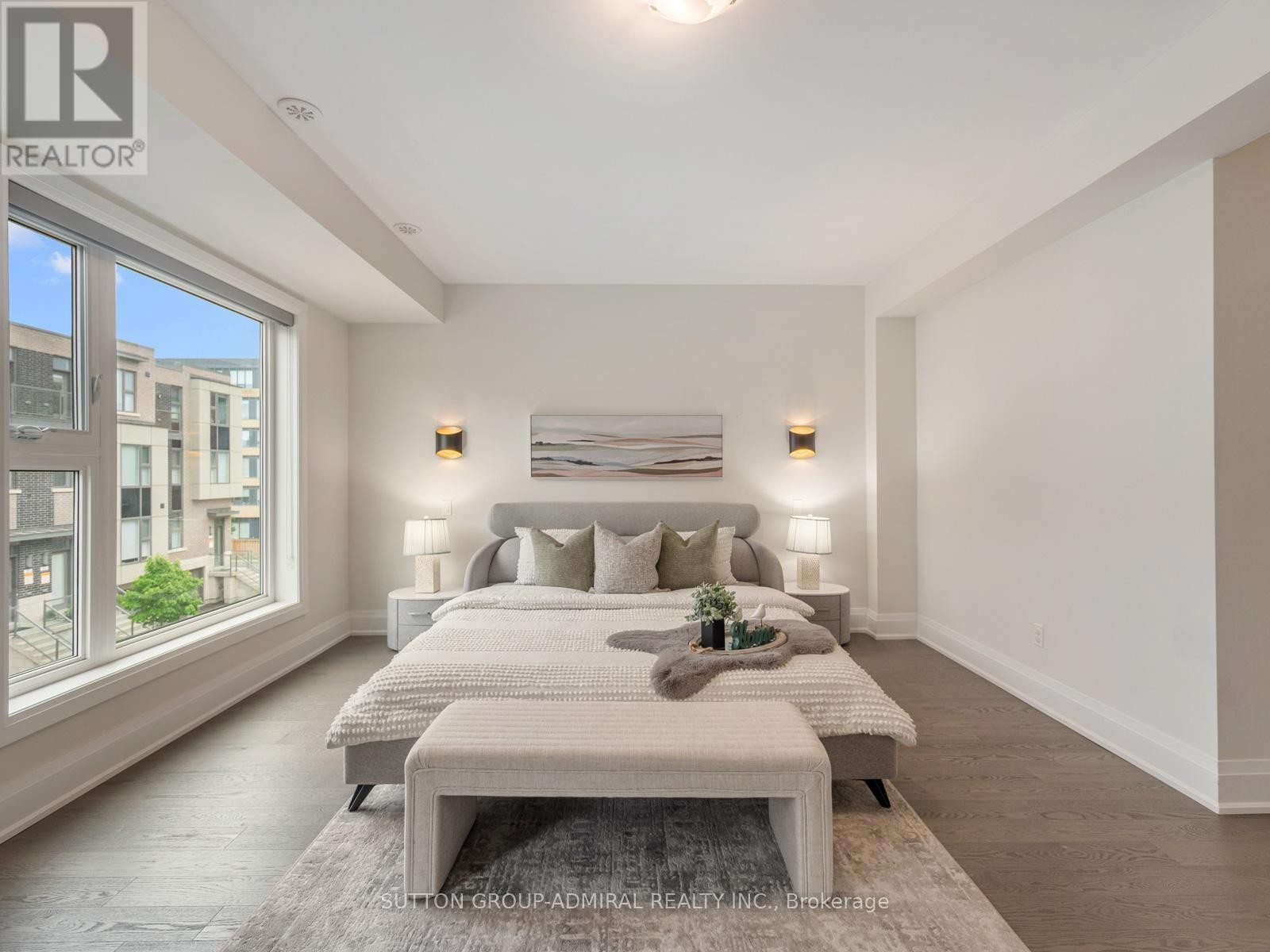 












893 CLARK AVENUE W

,
Vaughan (Brownridge),




Ontario
L4J0K6

