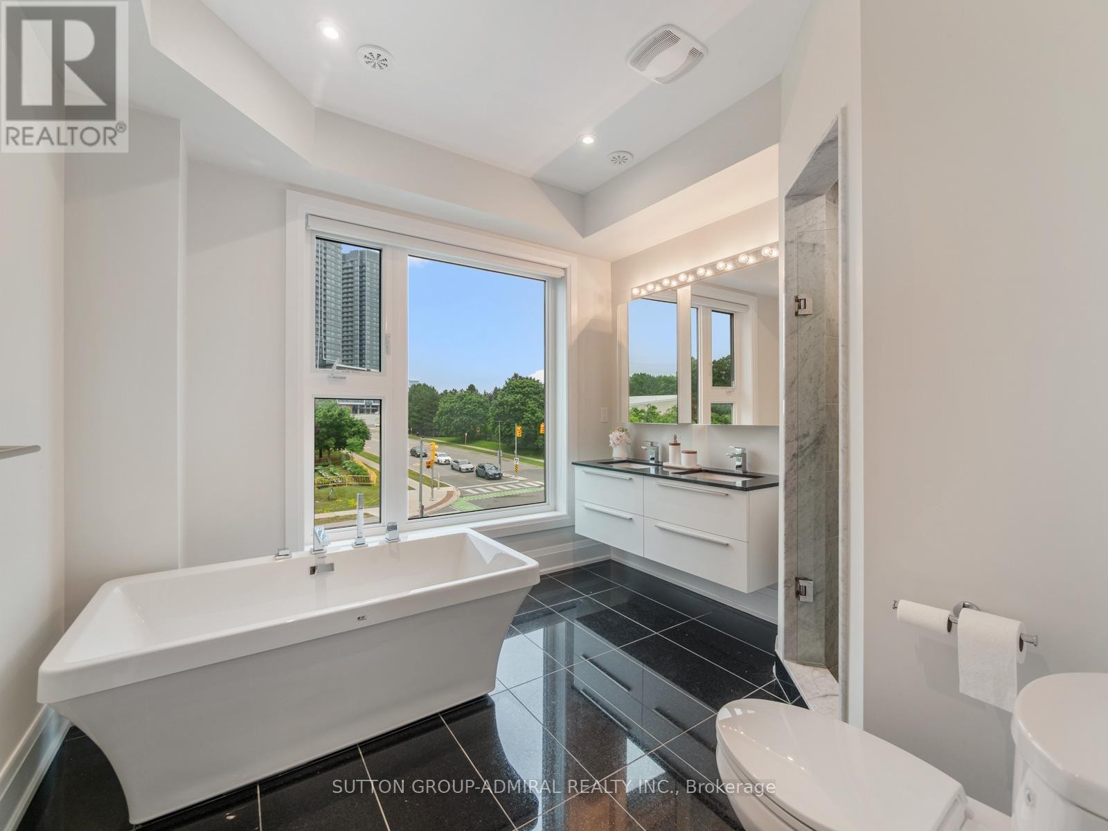 












893 CLARK AVENUE W

,
Vaughan (Brownridge),




Ontario
L4J0K6

