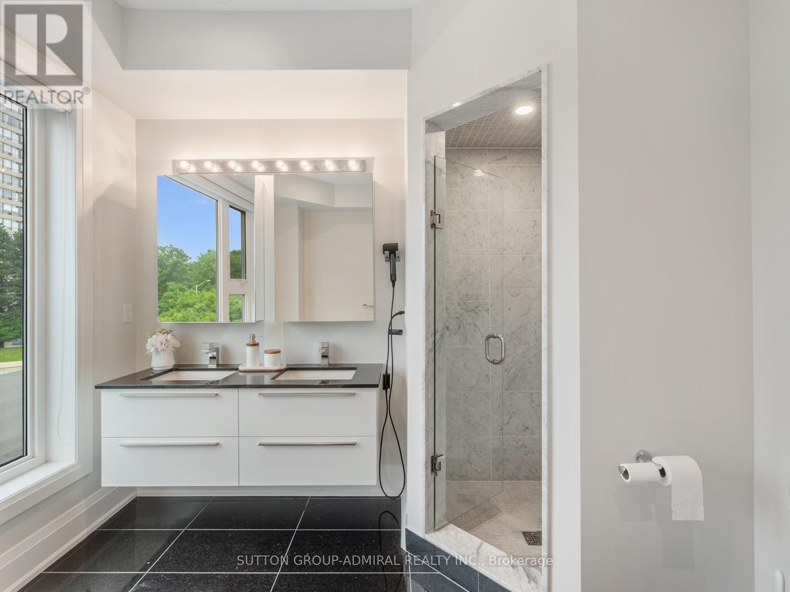 












893 CLARK AVENUE W

,
Vaughan (Brownridge),




Ontario
L4J0K6

