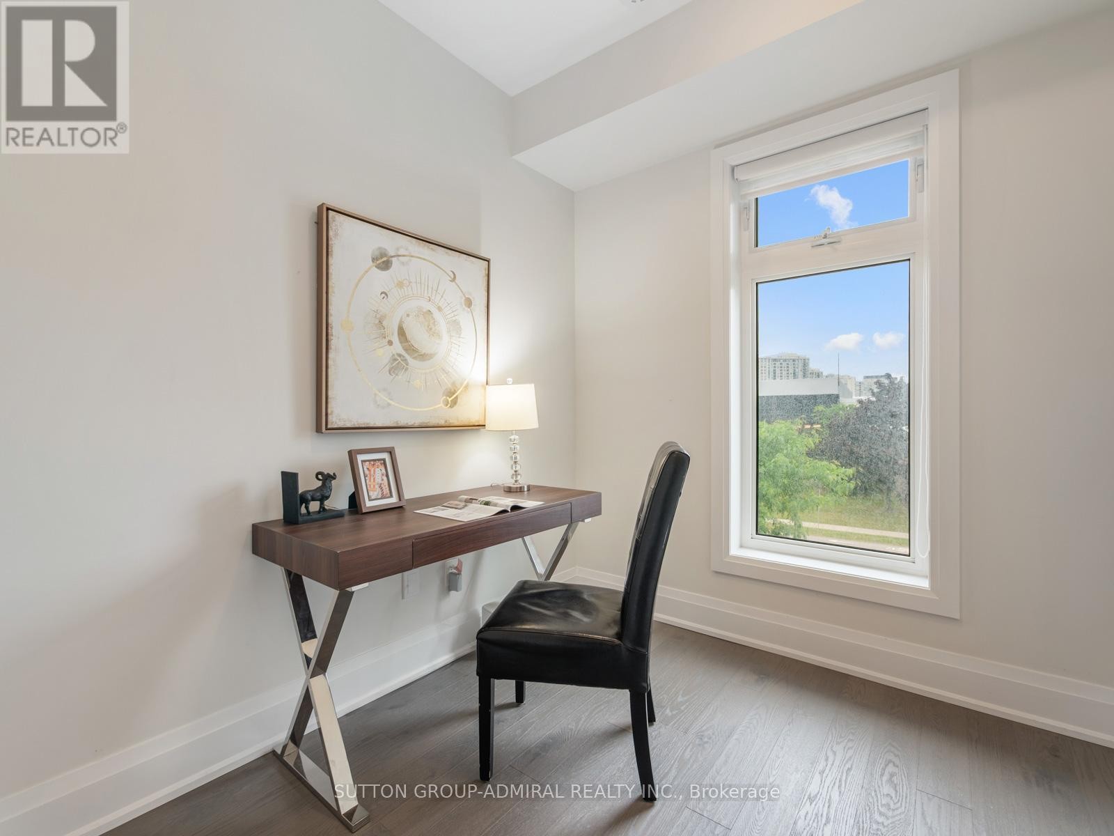 












893 CLARK AVENUE W

,
Vaughan (Brownridge),




Ontario
L4J0K6

