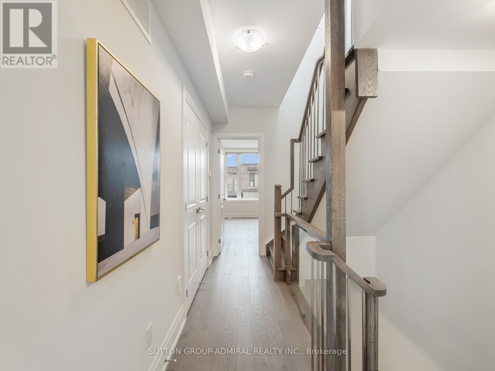












893 CLARK AVENUE W

,
Vaughan (Brownridge),




Ontario
L4J0K6

