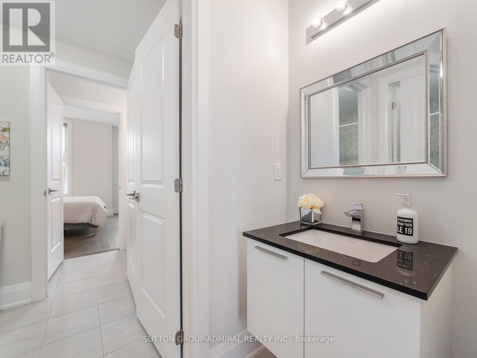 












893 CLARK AVENUE W

,
Vaughan (Brownridge),




Ontario
L4J0K6

