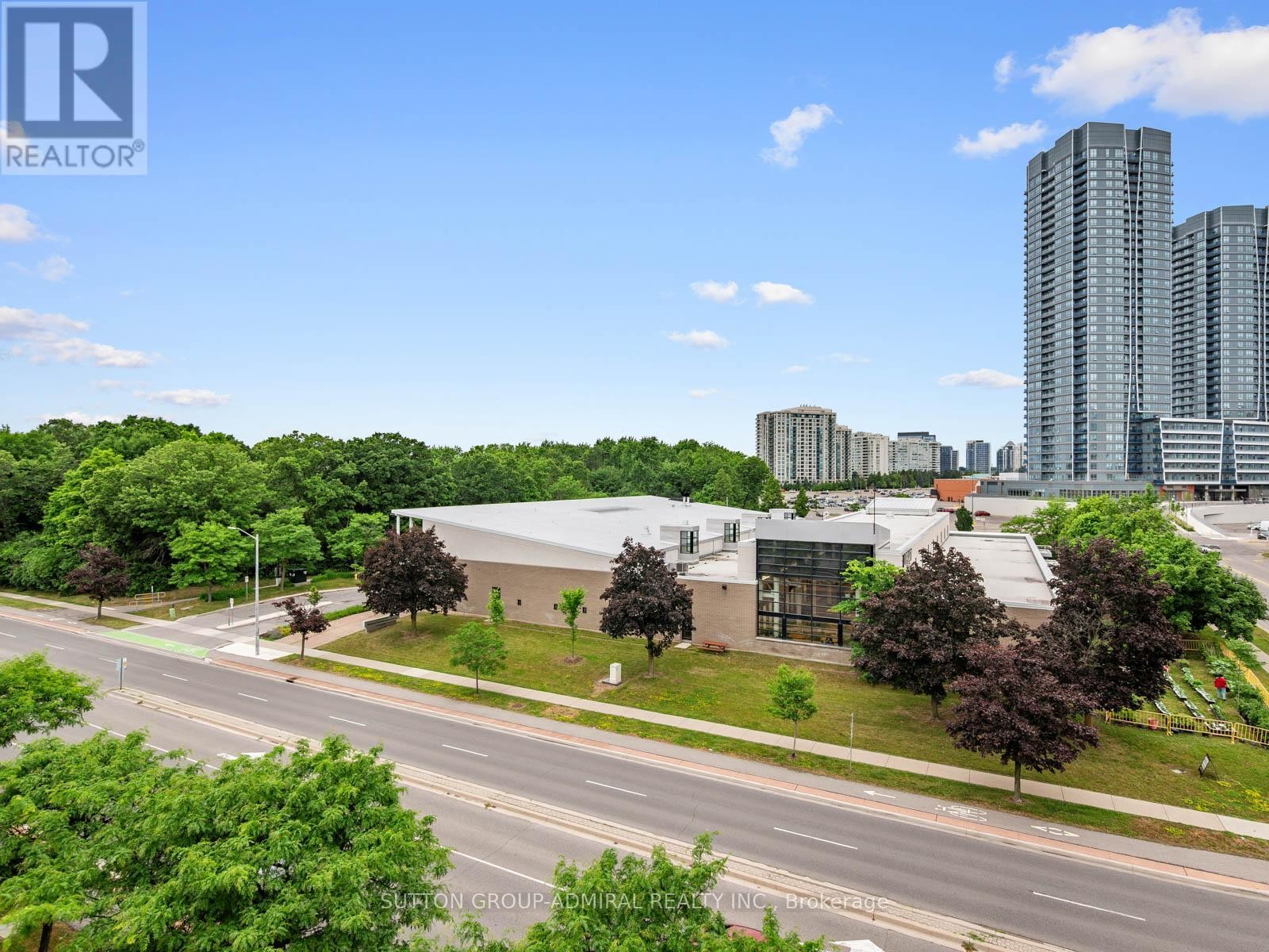 












893 CLARK AVENUE W

,
Vaughan (Brownridge),




Ontario
L4J0K6

