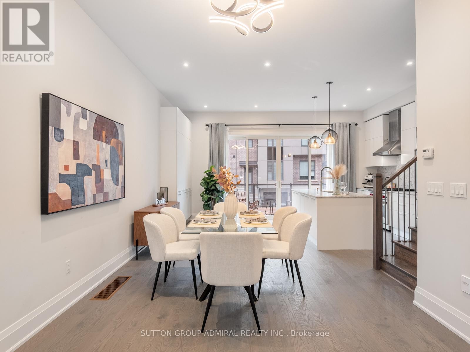 












893 CLARK AVENUE W

,
Vaughan (Brownridge),




Ontario
L4J0K6

