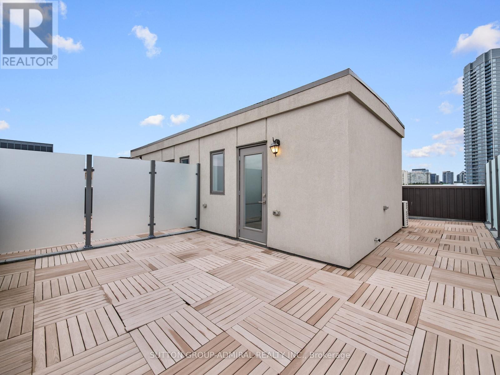 












893 CLARK AVENUE W

,
Vaughan (Brownridge),




Ontario
L4J0K6

