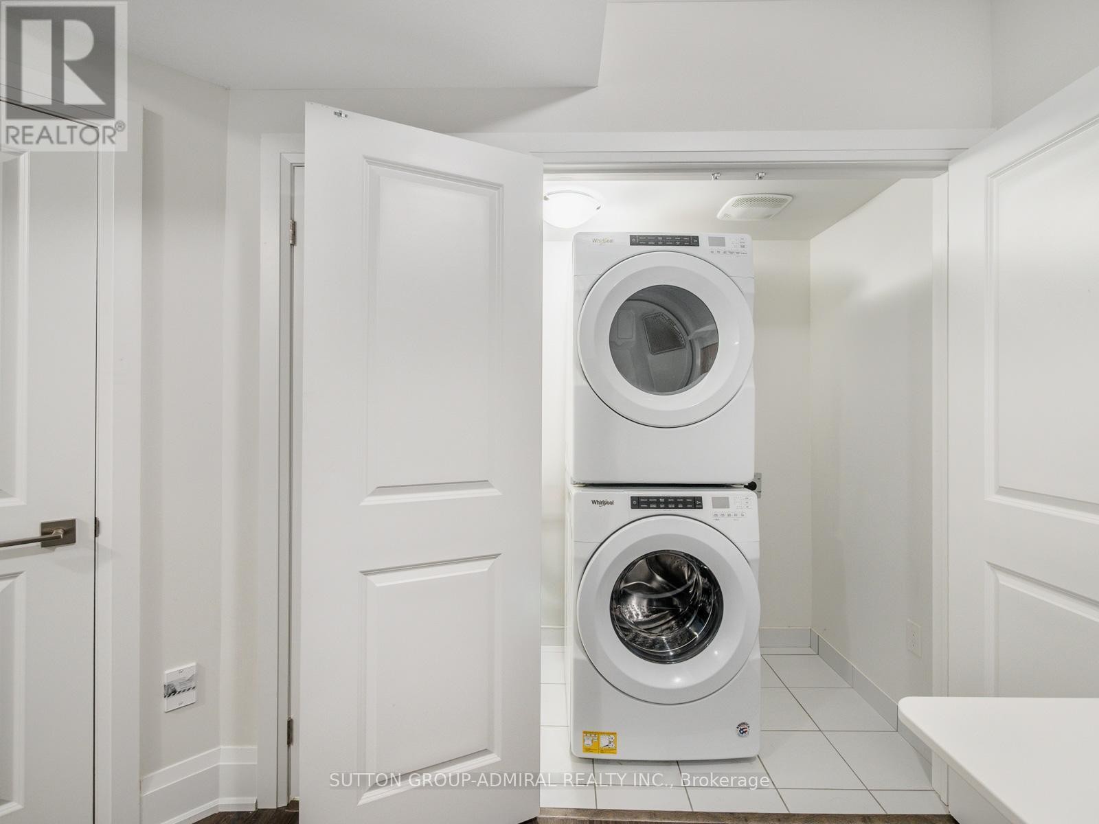 












893 CLARK AVENUE W

,
Vaughan (Brownridge),




Ontario
L4J0K6

