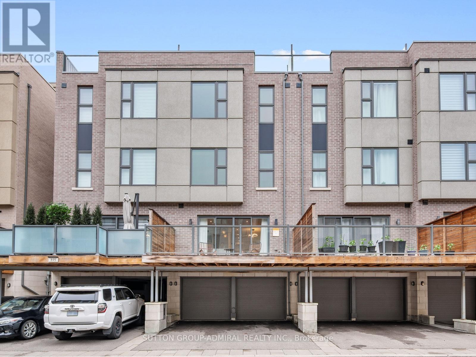 












893 CLARK AVENUE W

,
Vaughan (Brownridge),




Ontario
L4J0K6

