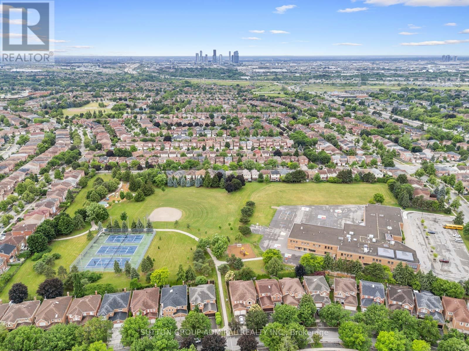 












893 CLARK AVENUE W

,
Vaughan (Brownridge),




Ontario
L4J0K6

