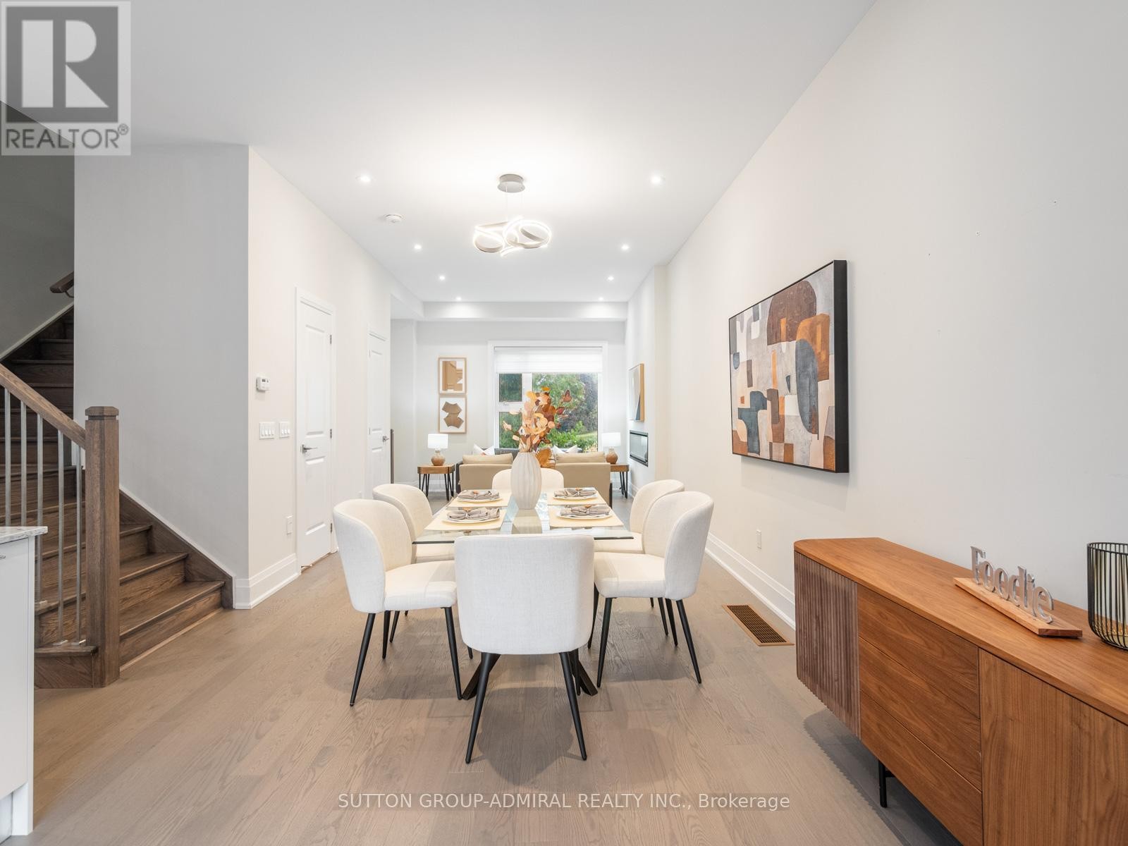 












893 CLARK AVENUE W

,
Vaughan (Brownridge),




Ontario
L4J0K6

