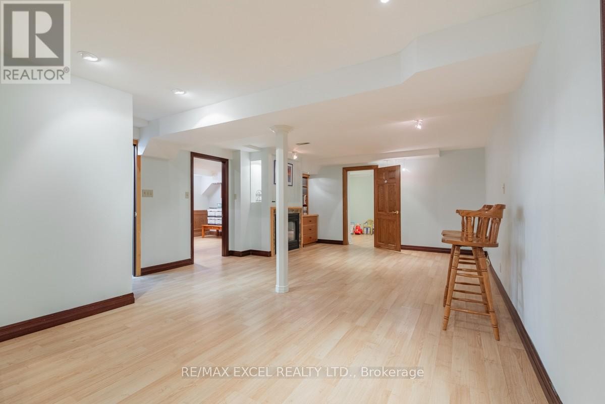 












8 BOYD COURT

,
Markham (Victoria Square),




Ontario
L6C1A6

