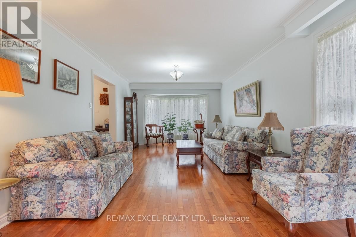












8 BOYD COURT

,
Markham (Victoria Square),




Ontario
L6C1A6

