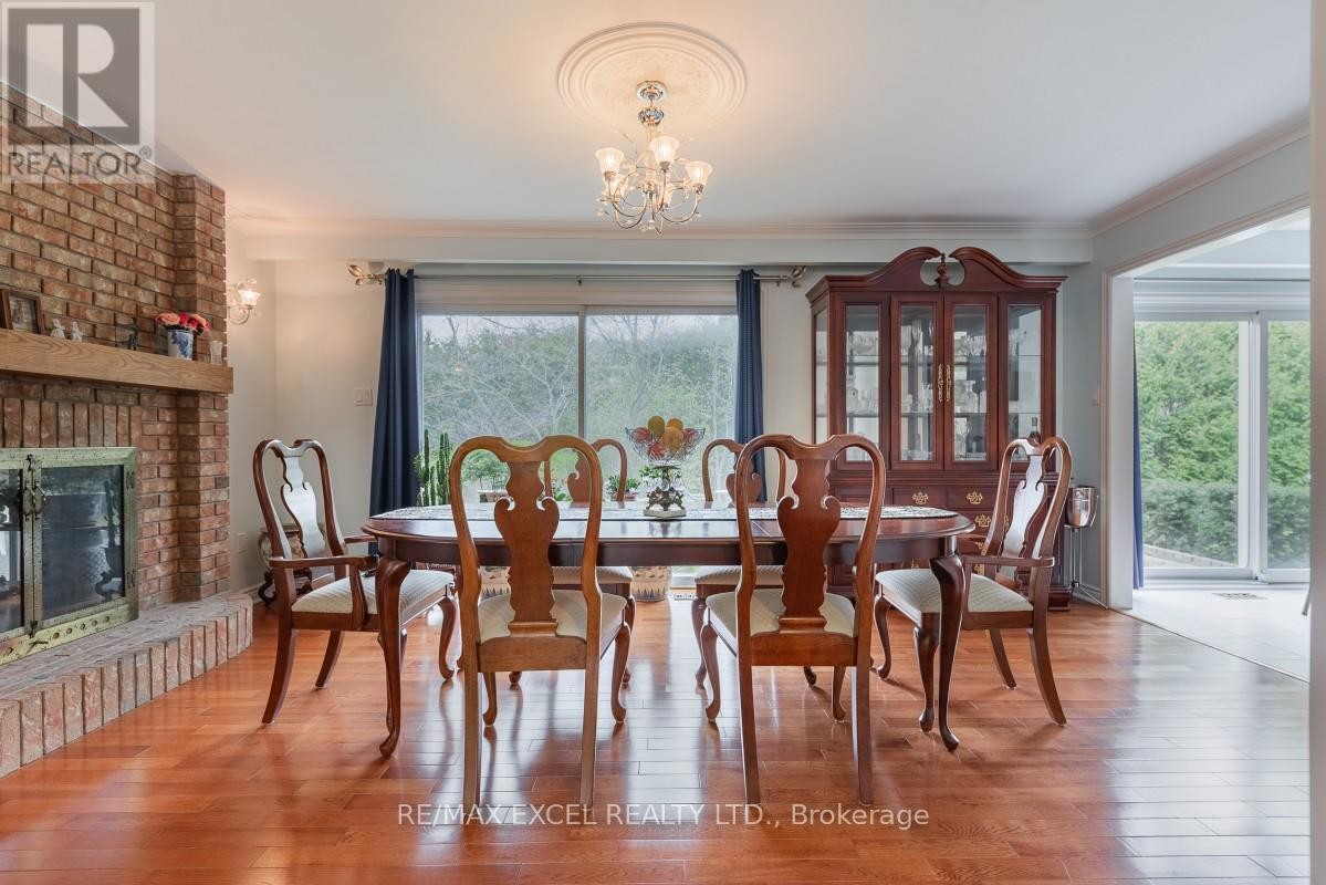 












8 BOYD COURT

,
Markham (Victoria Square),




Ontario
L6C1A6

