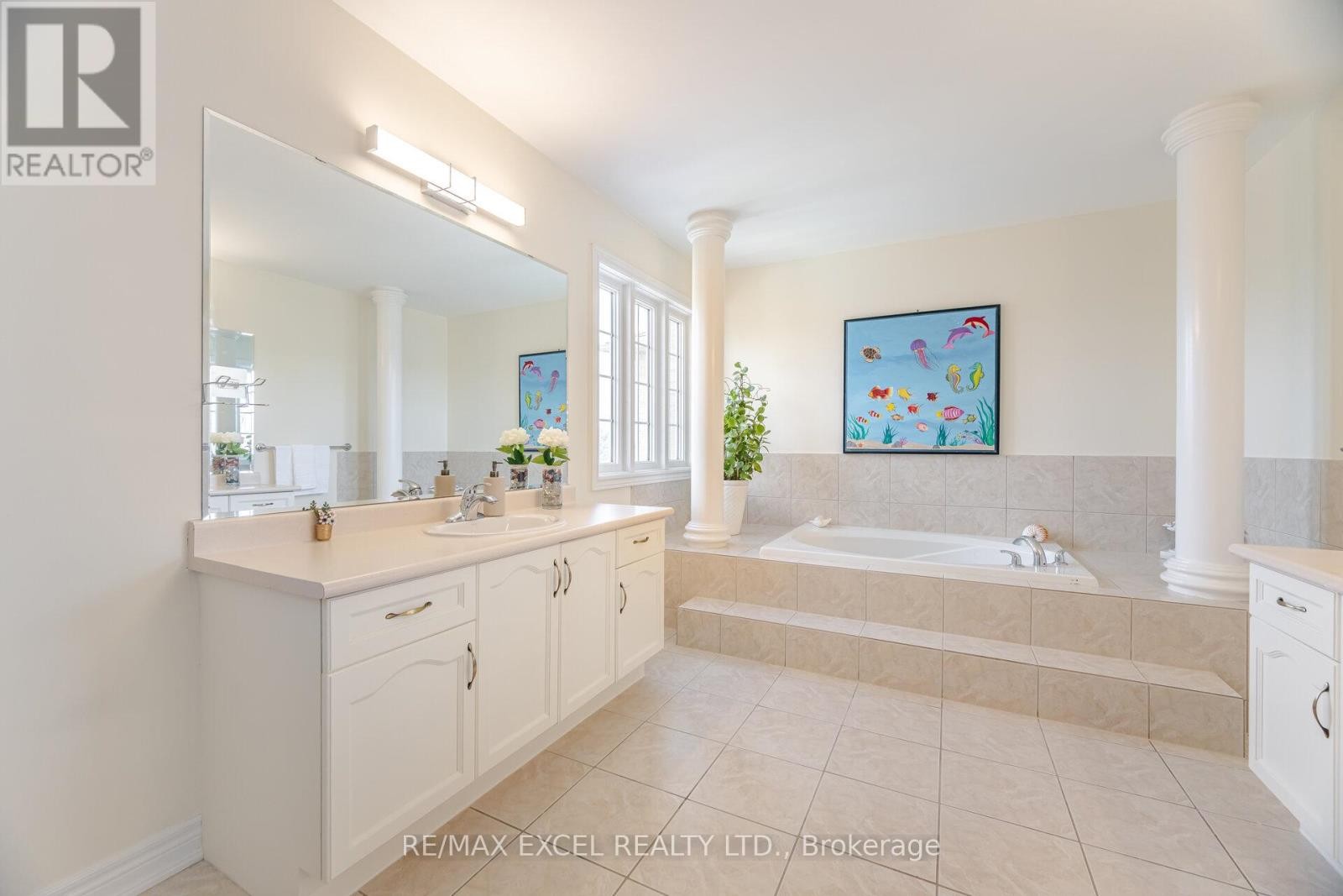 












29 BRASS DRIVE N

,
Richmond Hill (Jefferson),




Ontario
L4E4T3

