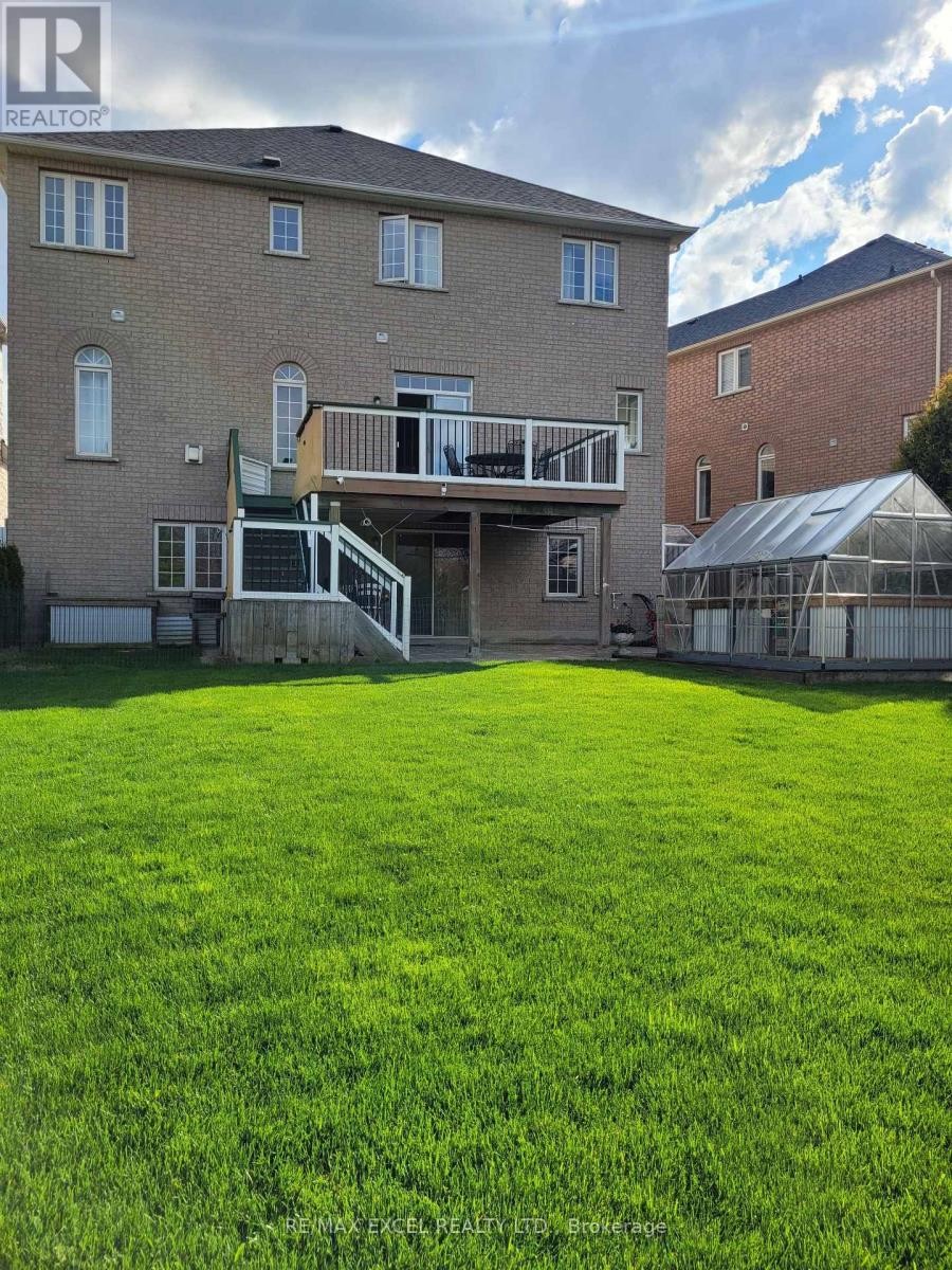 












29 BRASS DRIVE N

,
Richmond Hill (Jefferson),




Ontario
L4E4T3

