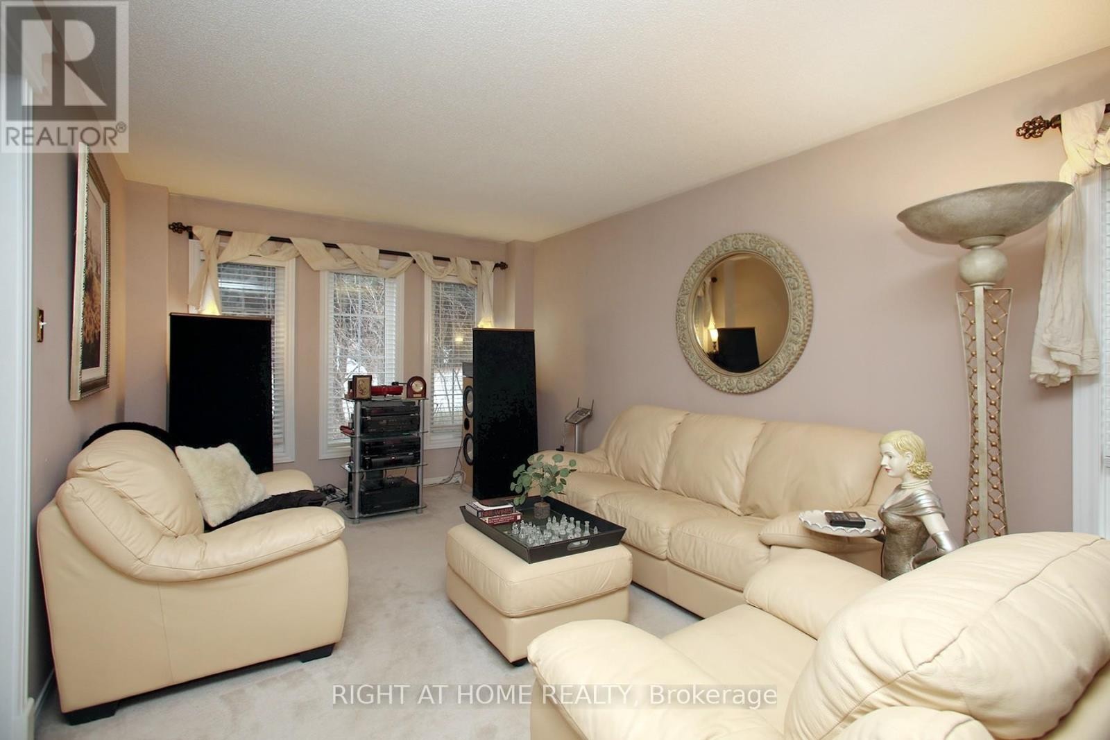 












6 COLDSTREAM CRESCENT

,
Richmond Hill (Devonsleigh),




Ontario
L4S1E6

