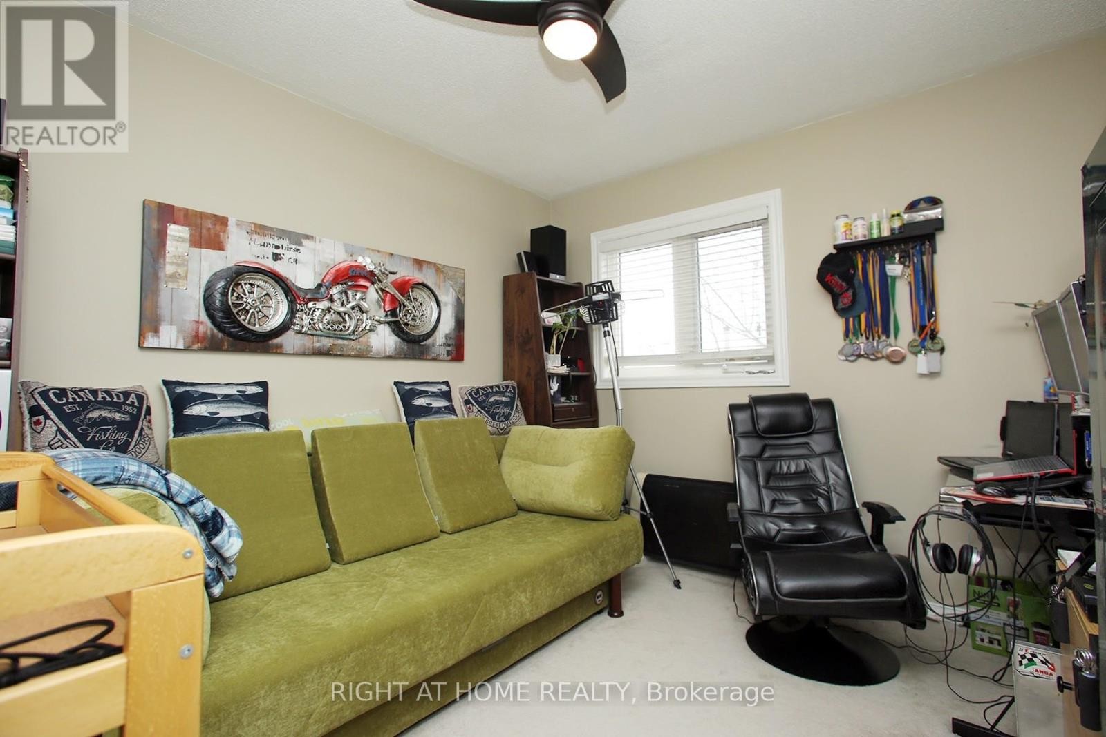 












6 COLDSTREAM CRESCENT

,
Richmond Hill (Devonsleigh),




Ontario
L4S1E6

