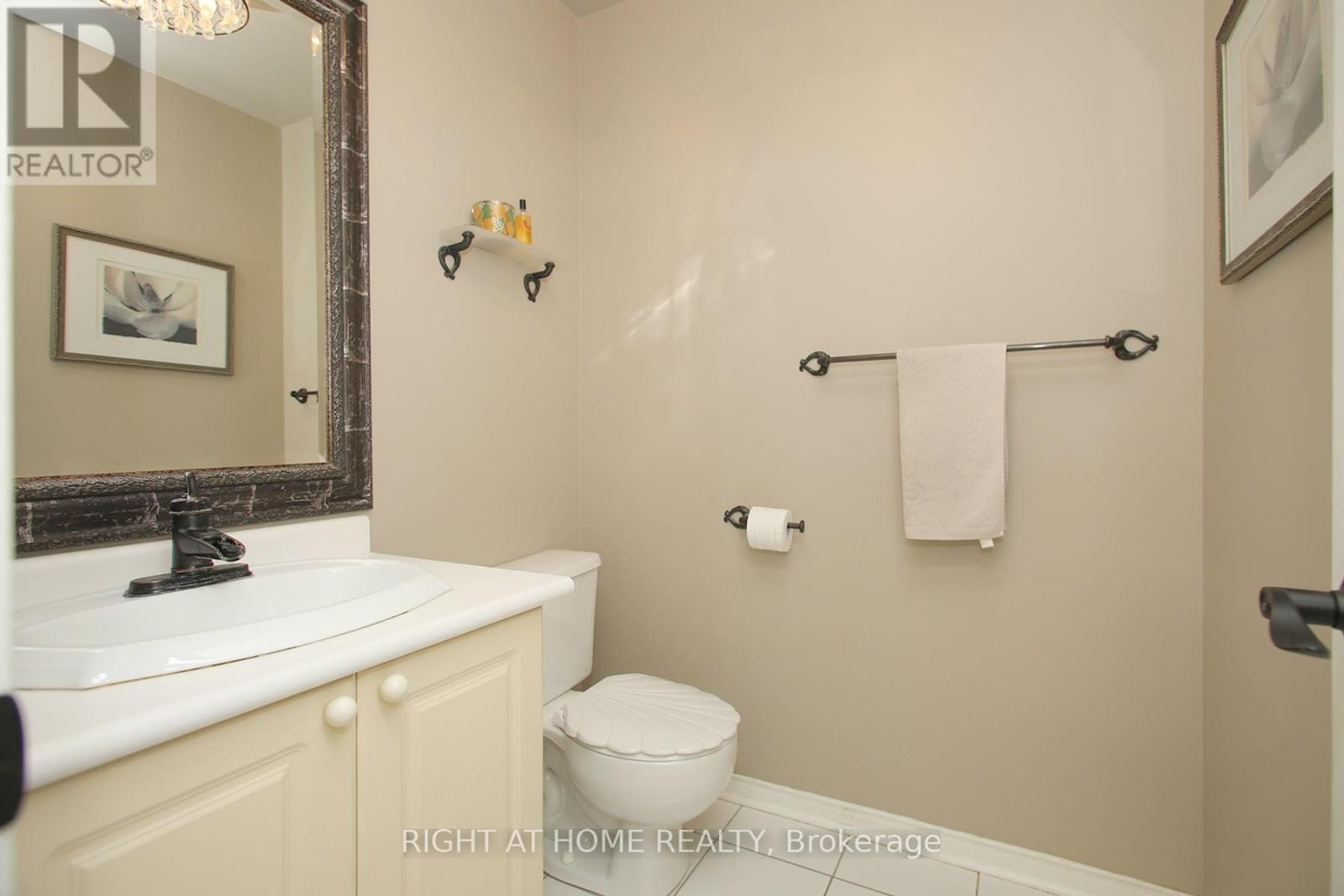 












6 COLDSTREAM CRESCENT

,
Richmond Hill (Devonsleigh),




Ontario
L4S1E6


