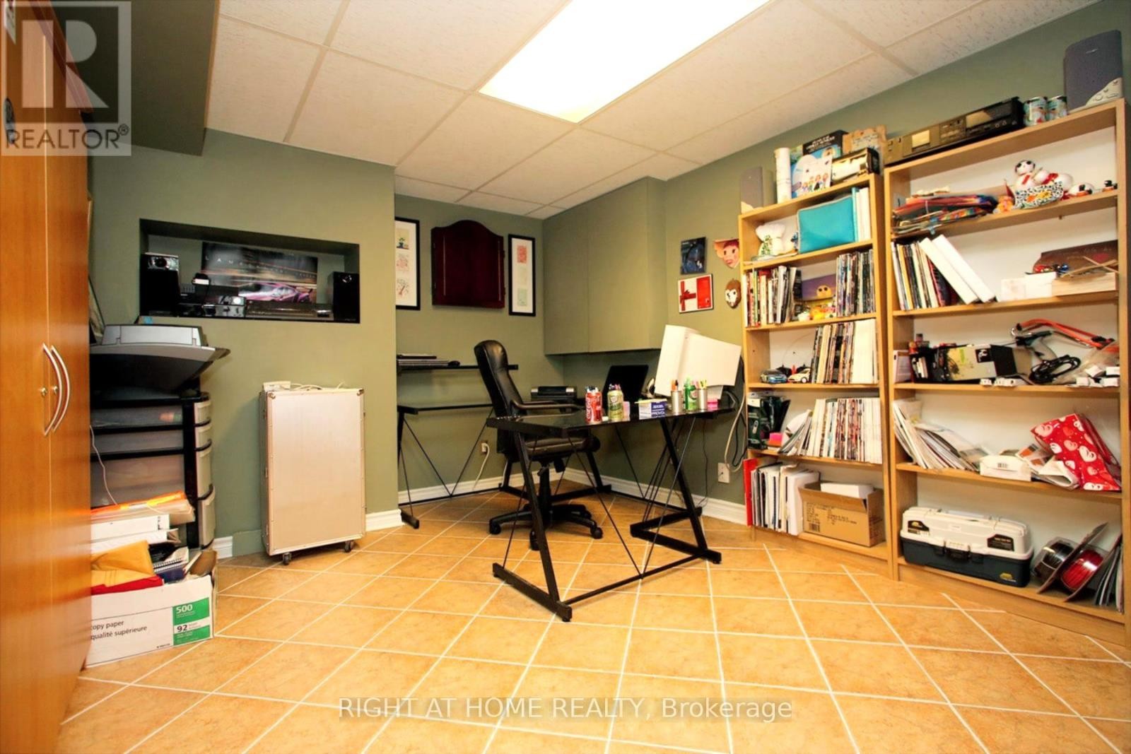 












6 COLDSTREAM CRESCENT

,
Richmond Hill (Devonsleigh),




Ontario
L4S1E6

