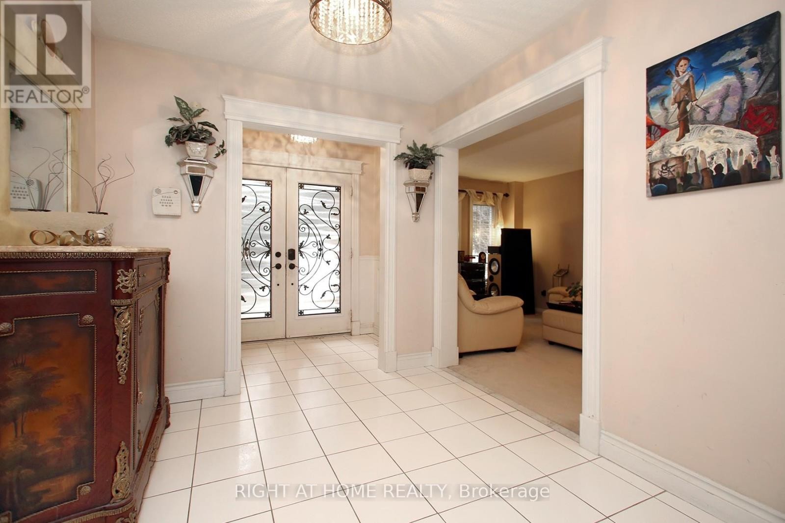 












6 COLDSTREAM CRESCENT

,
Richmond Hill (Devonsleigh),




Ontario
L4S1E6

