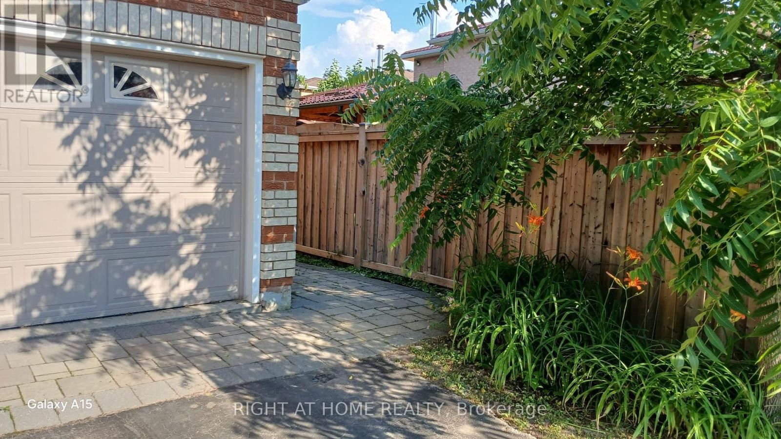 












6 COLDSTREAM CRESCENT

,
Richmond Hill (Devonsleigh),




Ontario
L4S1E6

