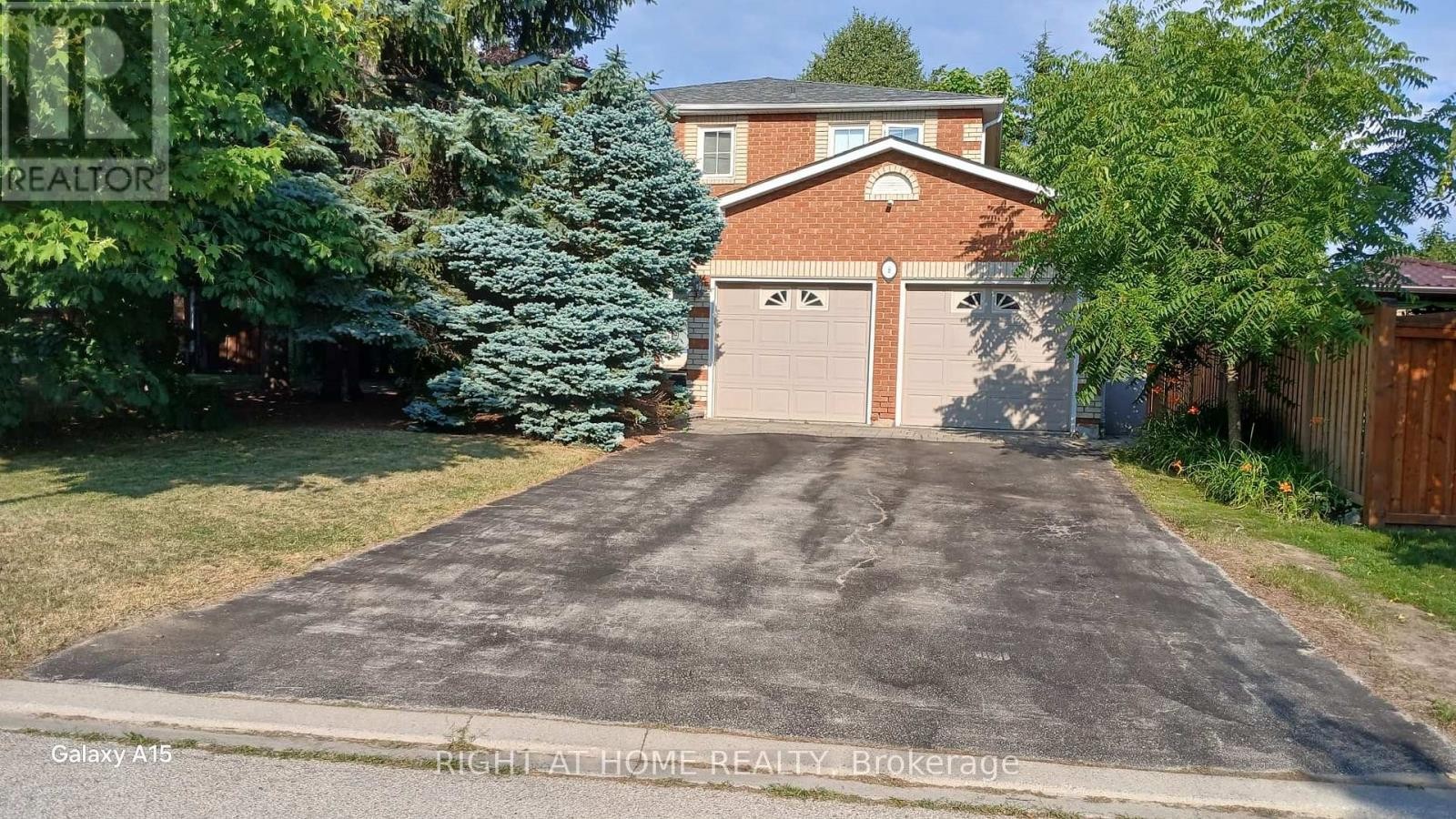 












6 COLDSTREAM CRESCENT

,
Richmond Hill (Devonsleigh),




Ontario
L4S1E6


