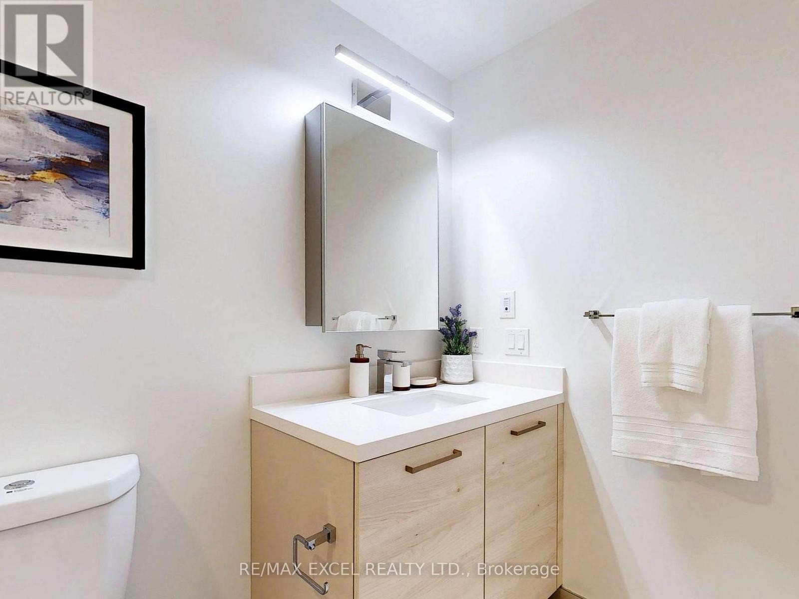 












103 - 12 GANDHI LANE

,
Markham (Commerce Valley),




Ontario
L3T0G8

