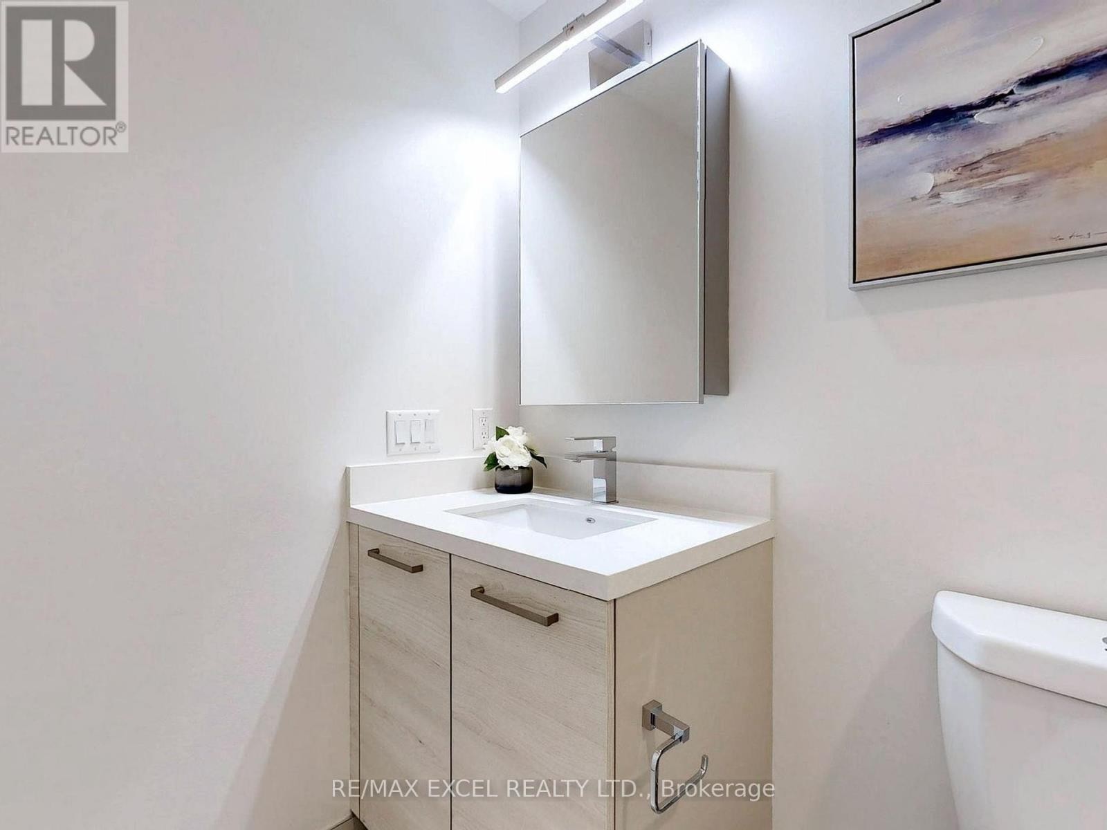 












103 - 12 GANDHI LANE

,
Markham (Commerce Valley),




Ontario
L3T0G8

