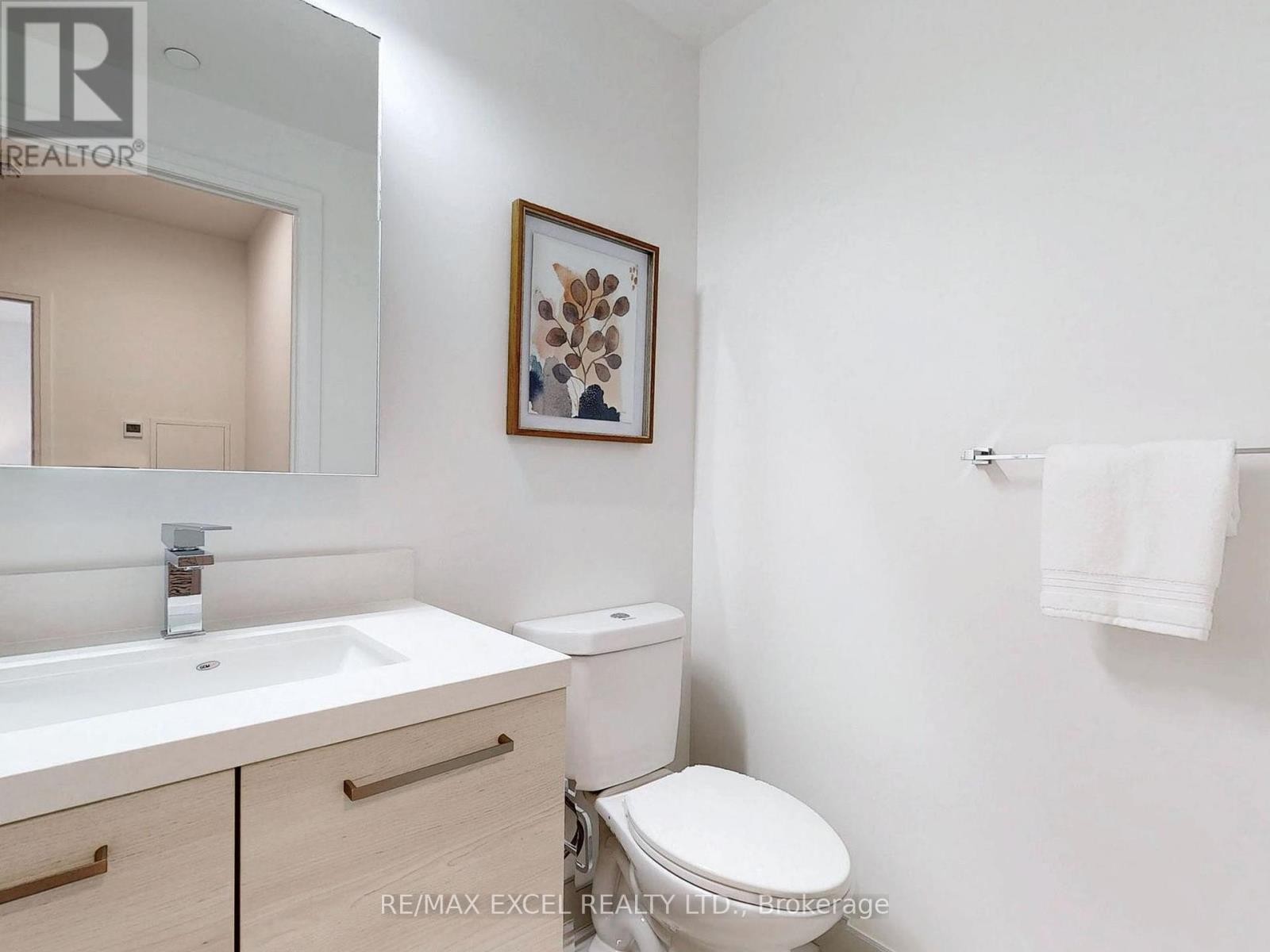 












103 - 12 GANDHI LANE

,
Markham (Commerce Valley),




Ontario
L3T0G8

