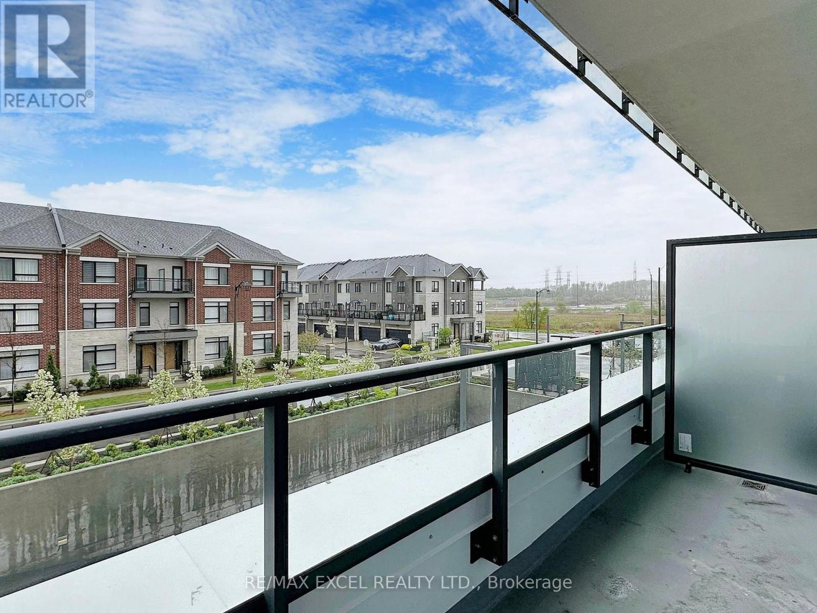 












103 - 12 GANDHI LANE

,
Markham (Commerce Valley),




Ontario
L3T0G8


