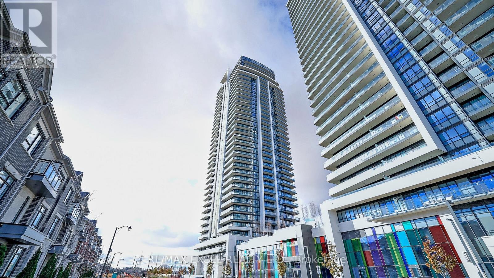 












103 - 12 GANDHI LANE

,
Markham (Commerce Valley),




Ontario
L3T0G8

