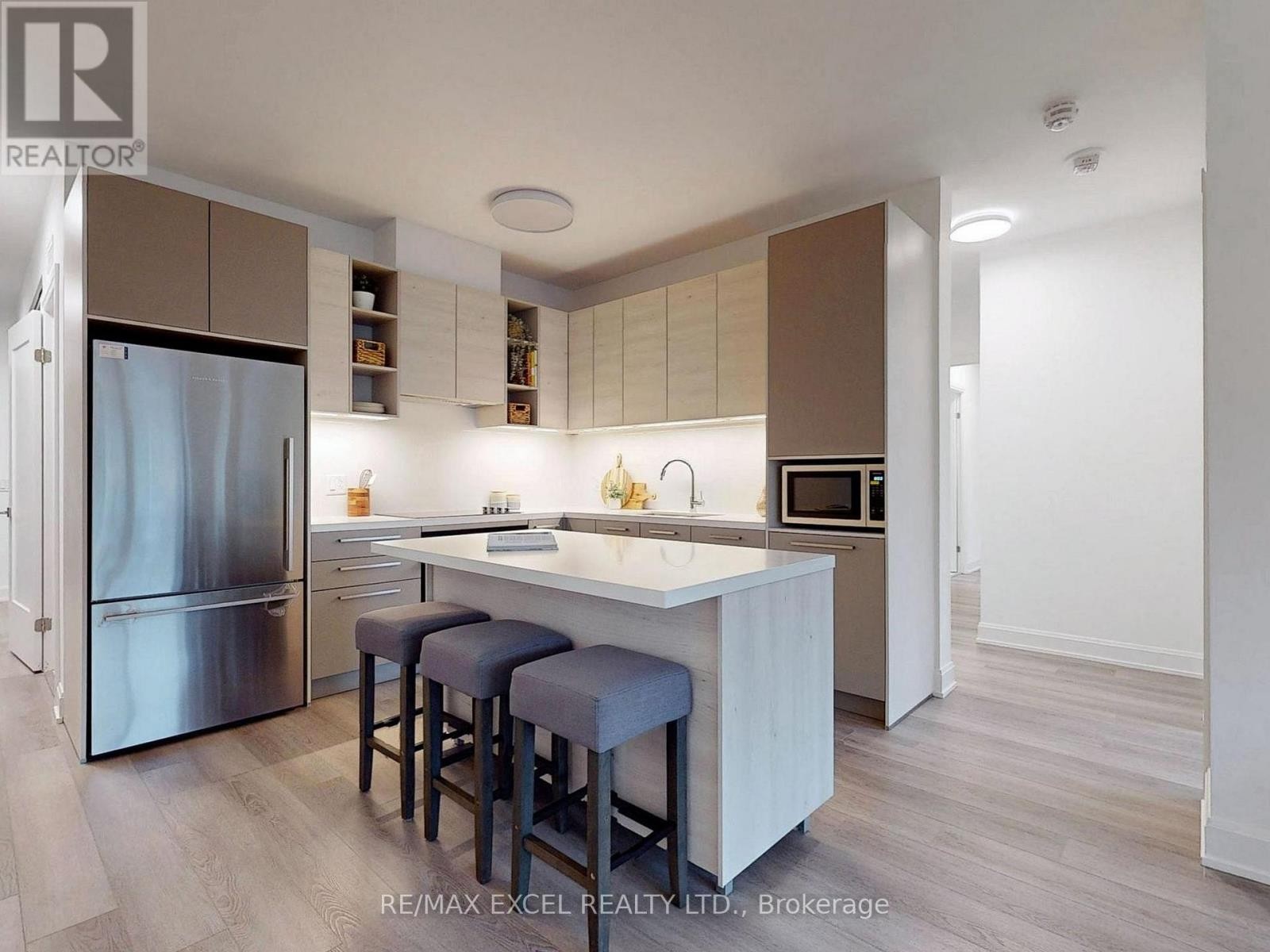 












103 - 12 GANDHI LANE

,
Markham (Commerce Valley),




Ontario
L3T0G8

