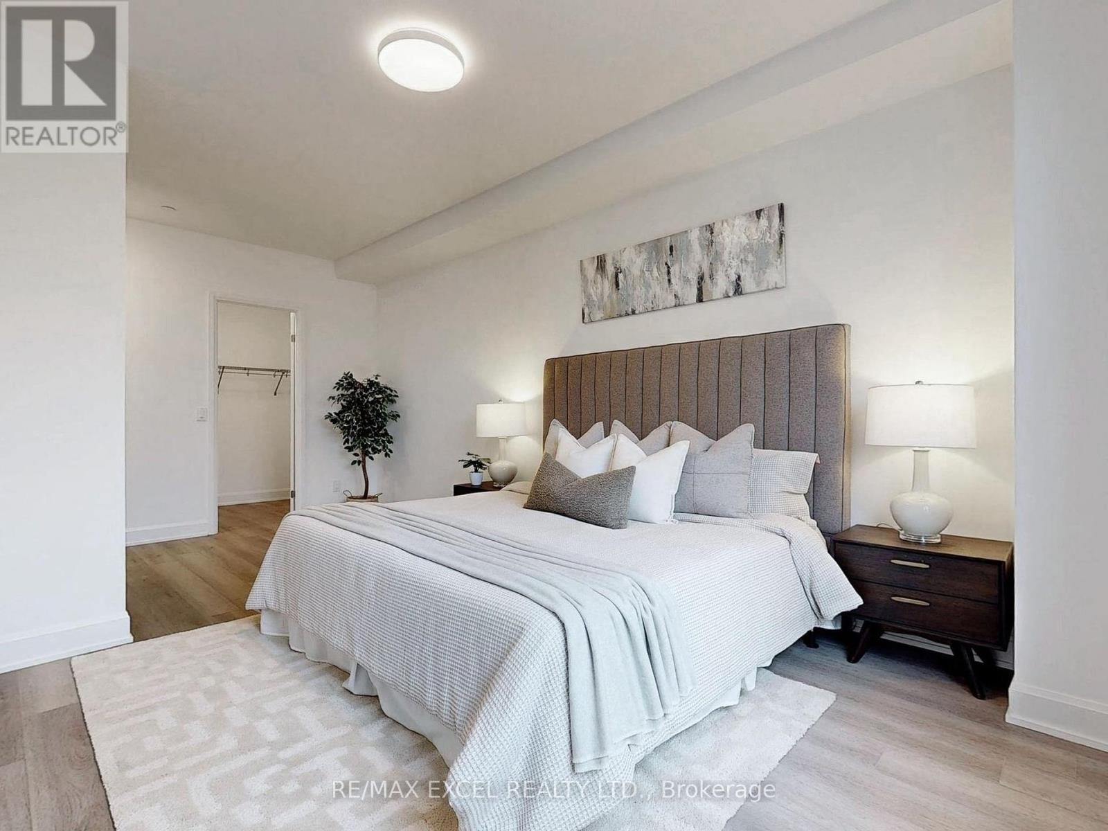 












103 - 12 GANDHI LANE

,
Markham (Commerce Valley),




Ontario
L3T0G8

