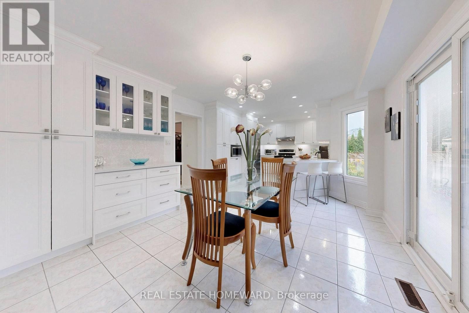 












20 ANVIL COURT

,
Richmond Hill (Westbrook),




Ontario
L4C9G7

