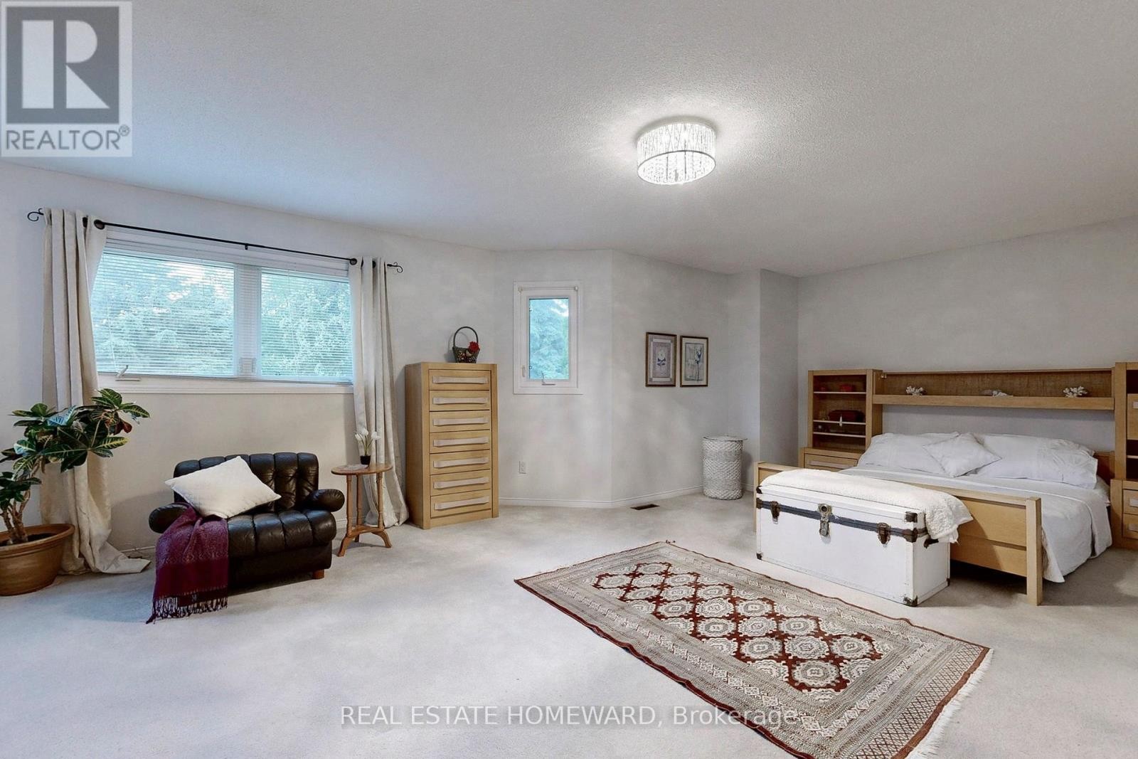 












20 ANVIL COURT

,
Richmond Hill (Westbrook),




Ontario
L4C9G7

