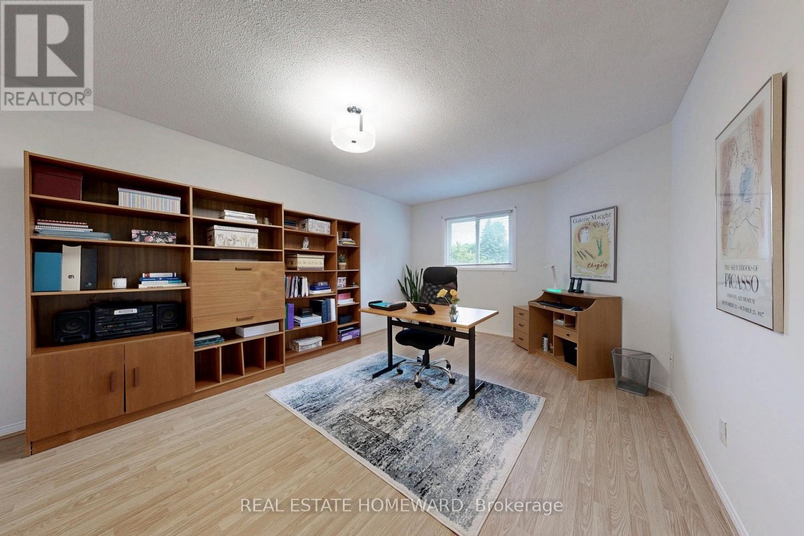 












20 ANVIL COURT

,
Richmond Hill (Westbrook),




Ontario
L4C9G7

