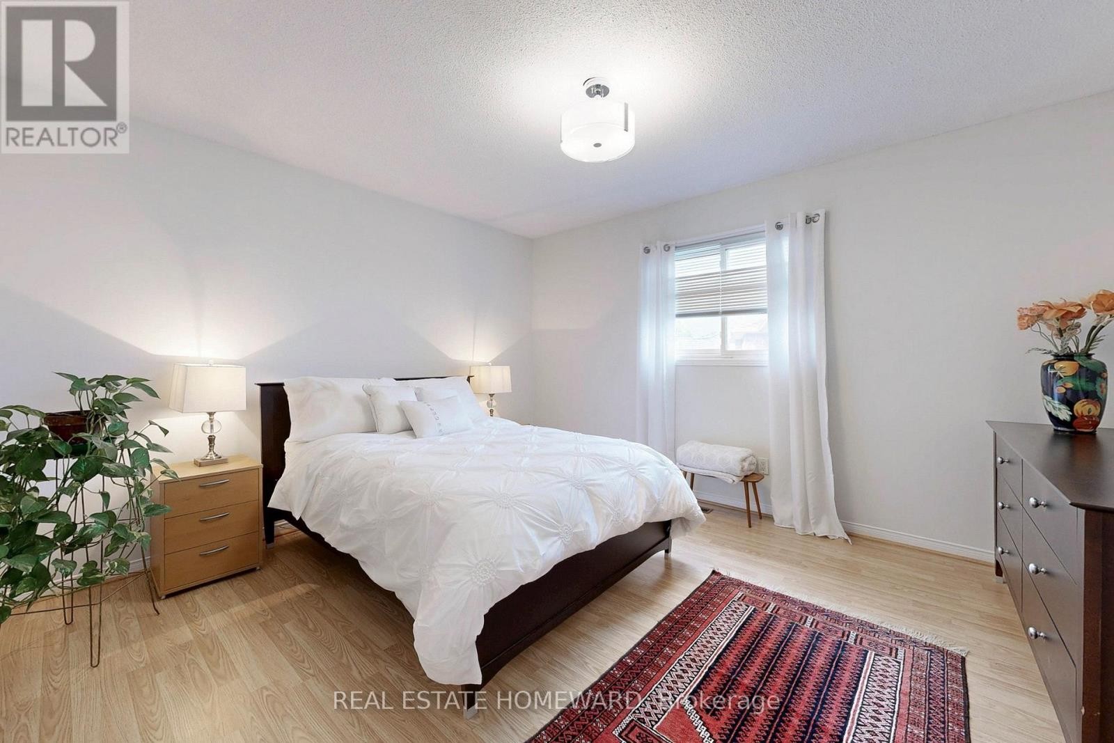 












20 ANVIL COURT

,
Richmond Hill (Westbrook),




Ontario
L4C9G7

