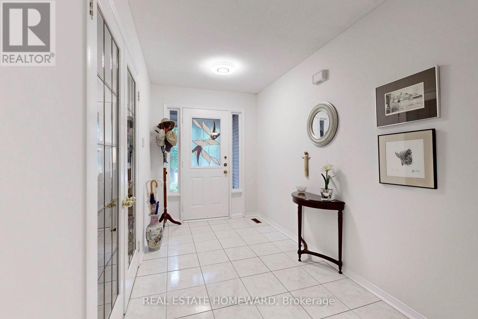 












20 ANVIL COURT

,
Richmond Hill (Westbrook),




Ontario
L4C9G7

