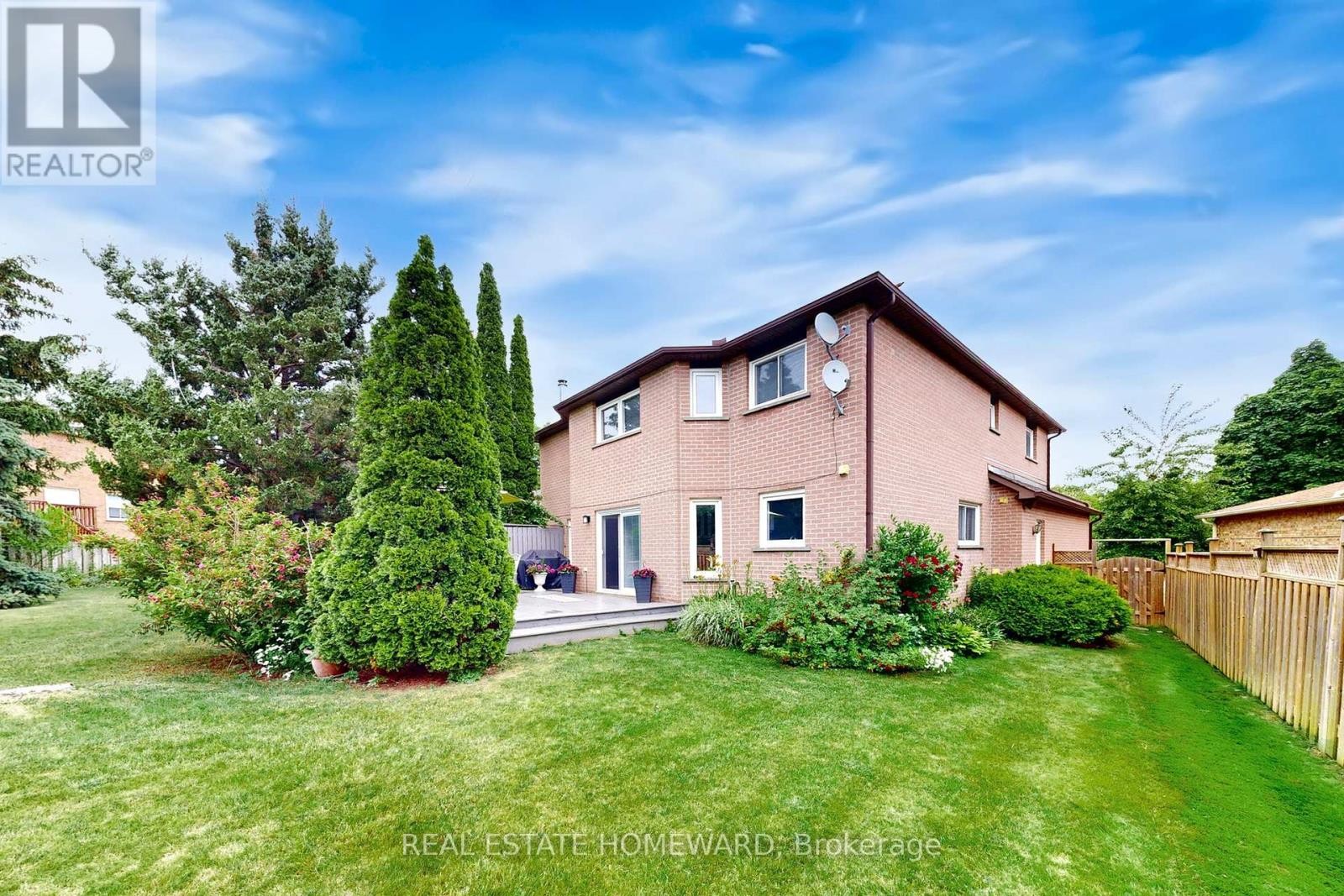 












20 ANVIL COURT

,
Richmond Hill (Westbrook),




Ontario
L4C9G7


