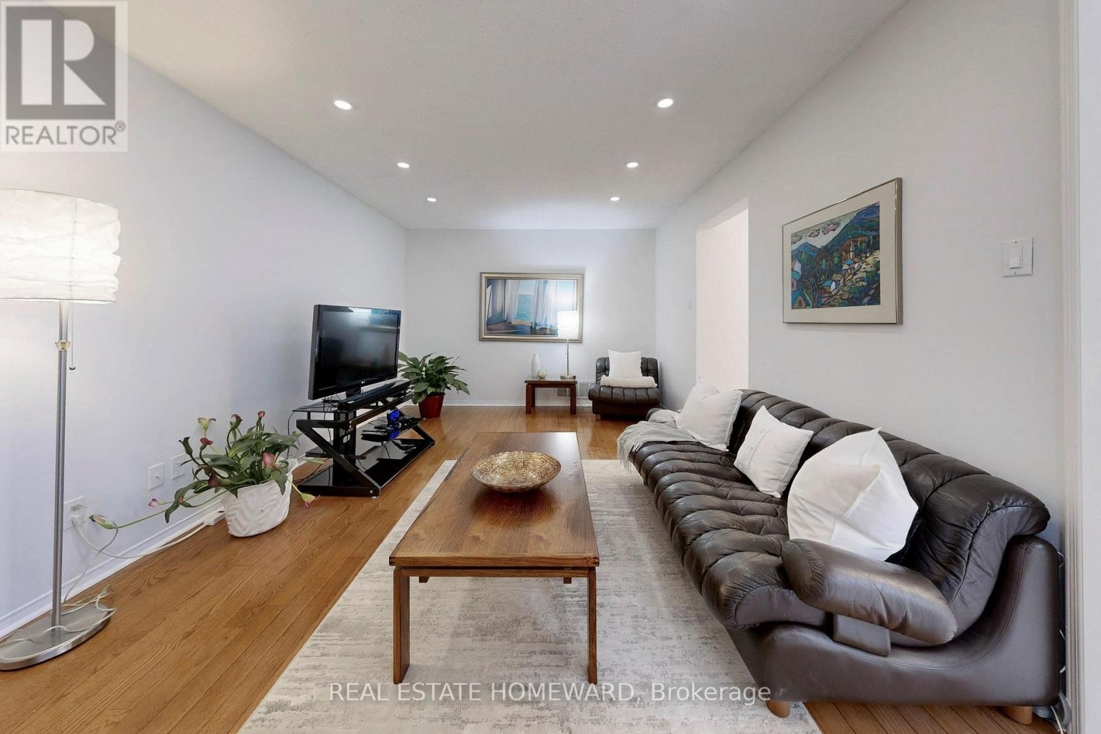 












20 ANVIL COURT

,
Richmond Hill (Westbrook),




Ontario
L4C9G7

