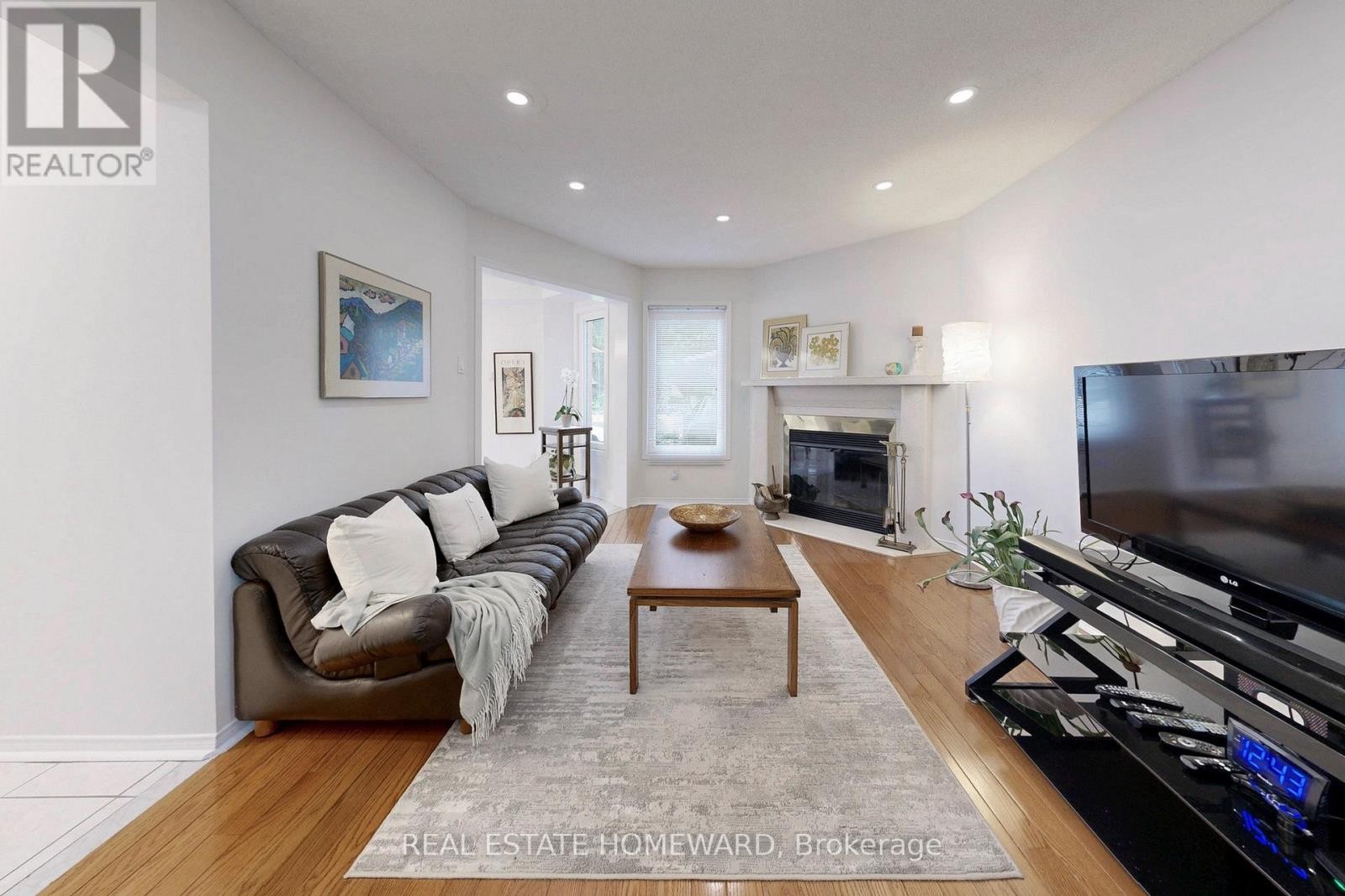 












20 ANVIL COURT

,
Richmond Hill (Westbrook),




Ontario
L4C9G7

