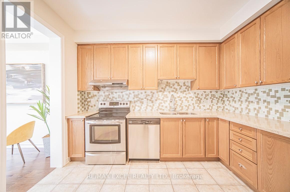 












104 HARVEST HILLS BOULEVARD

,
East Gwillimbury,




Ontario
L9N0B3

