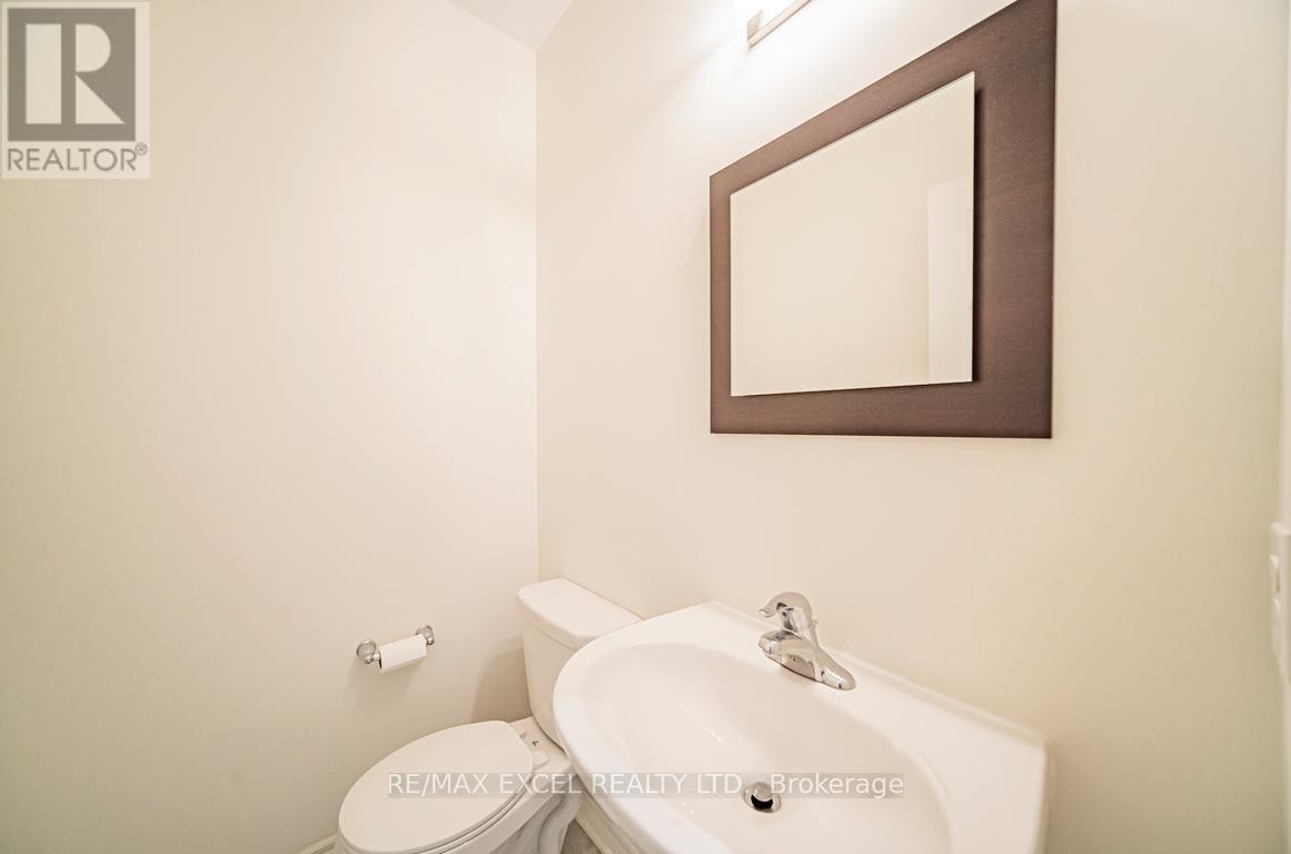 












104 HARVEST HILLS BOULEVARD

,
East Gwillimbury,




Ontario
L9N0B3

