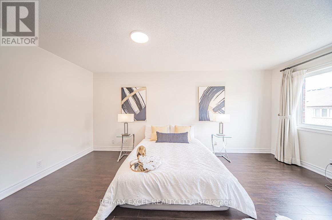 












104 HARVEST HILLS BOULEVARD

,
East Gwillimbury,




Ontario
L9N0B3

