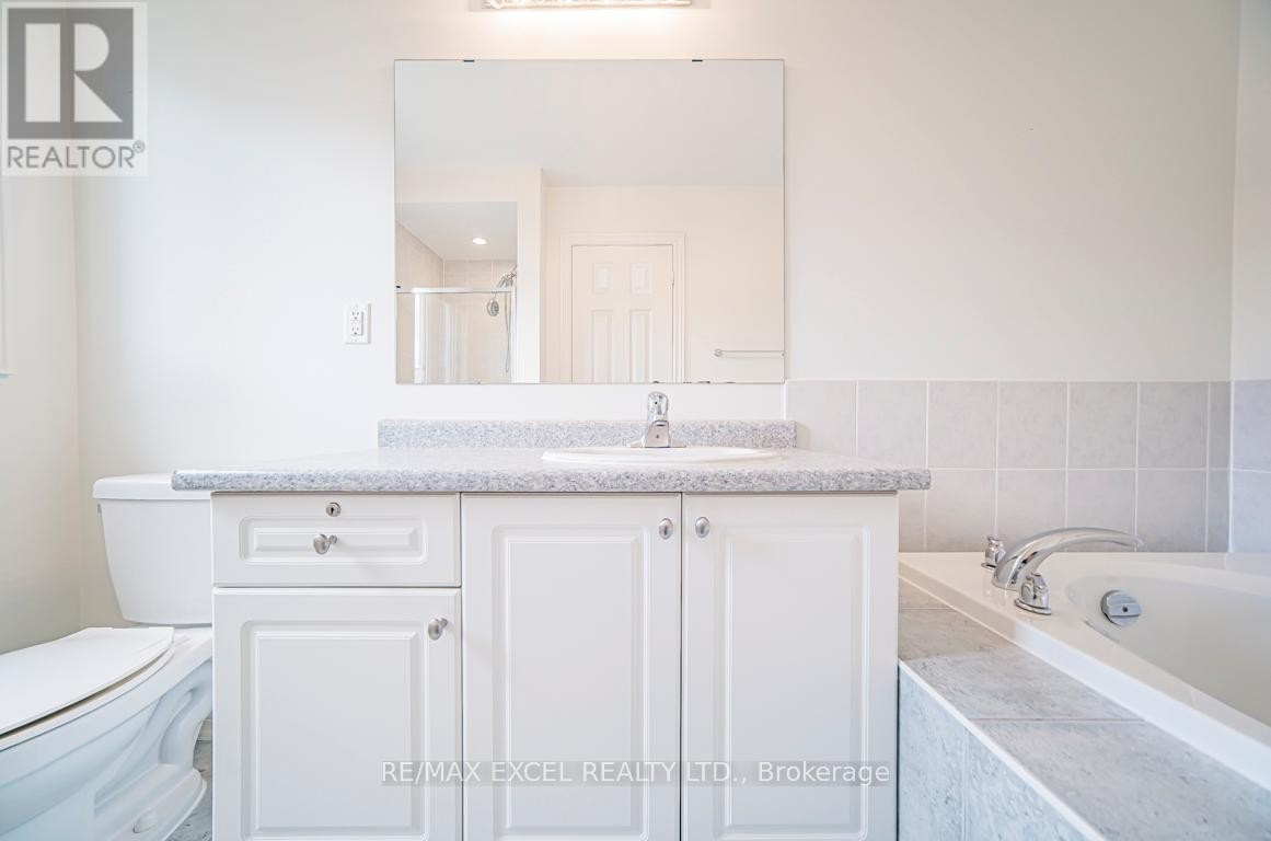 












104 HARVEST HILLS BOULEVARD

,
East Gwillimbury,




Ontario
L9N0B3

