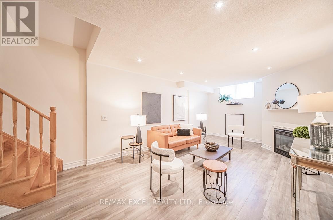 












104 HARVEST HILLS BOULEVARD

,
East Gwillimbury,




Ontario
L9N0B3

