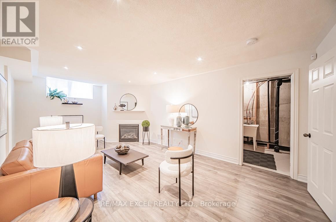 












104 HARVEST HILLS BOULEVARD

,
East Gwillimbury,




Ontario
L9N0B3

