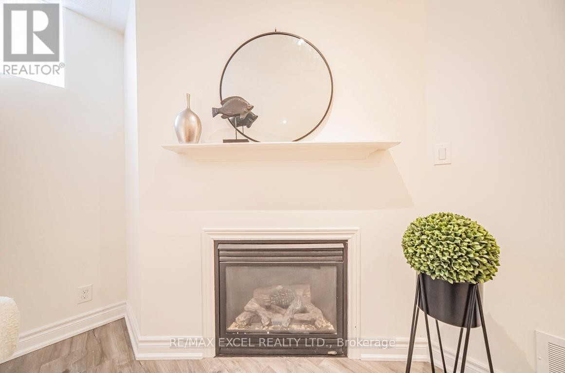 












104 HARVEST HILLS BOULEVARD

,
East Gwillimbury,




Ontario
L9N0B3

